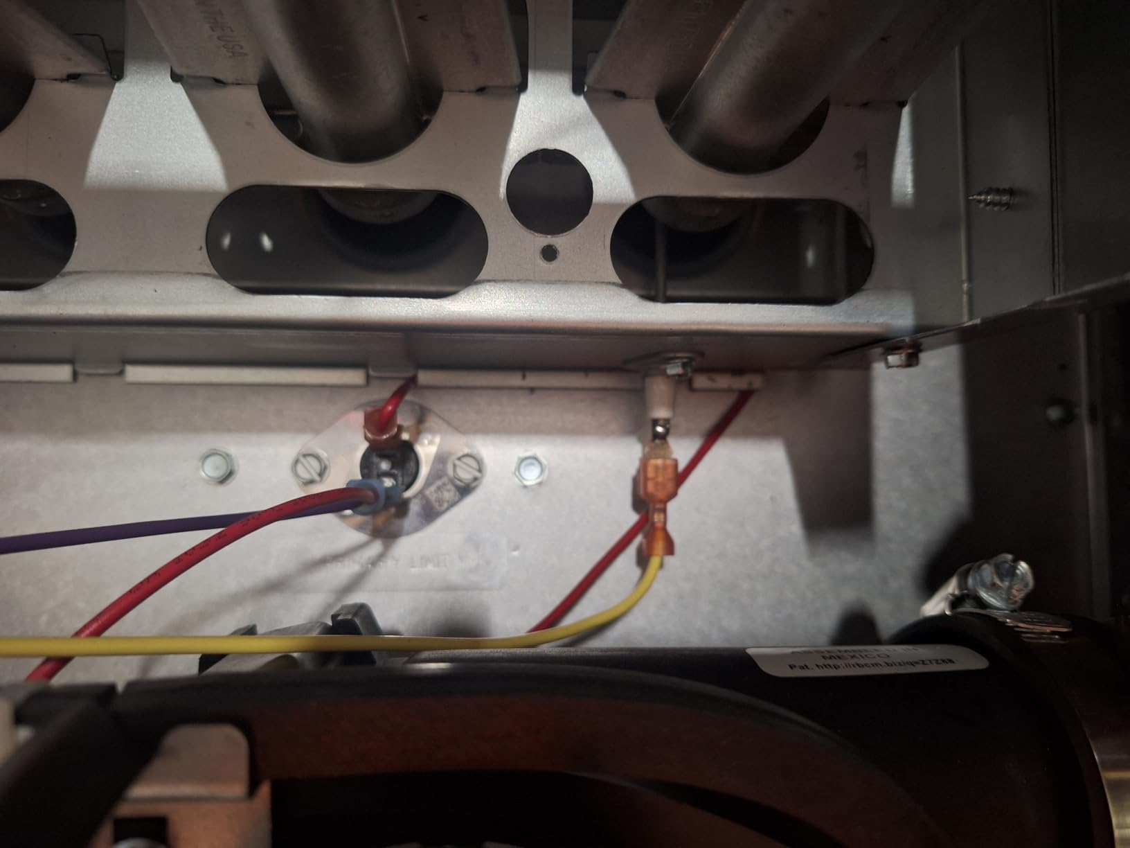 Goodman 96% AFUE Two Stage Upflow/Horizontal multi-speed 100k BTU Low NOx Natural Gas furnace (21 wide) (GR9T961004CN) customer photo 1
