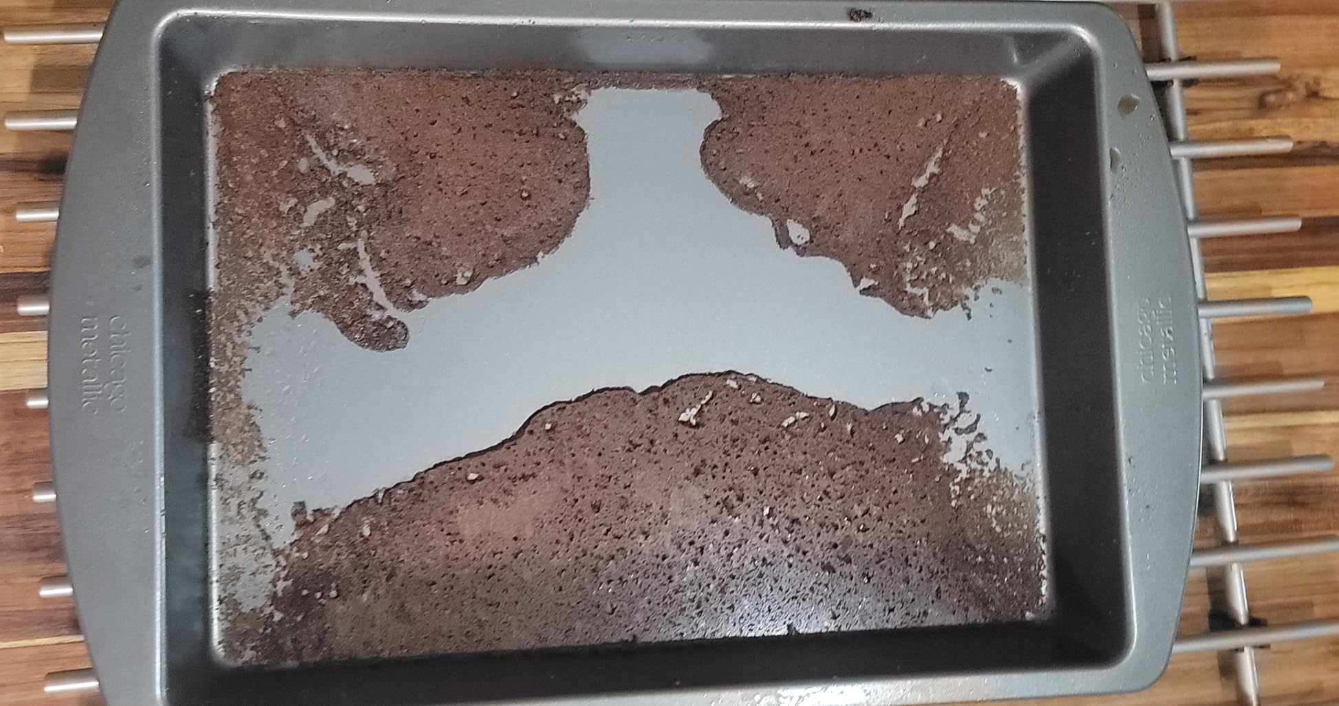 Chicago Metallic Professional Slice Solutions Brownie Pan, 9-Inch-by-13-Inch - , Dark Gray customer photo 1