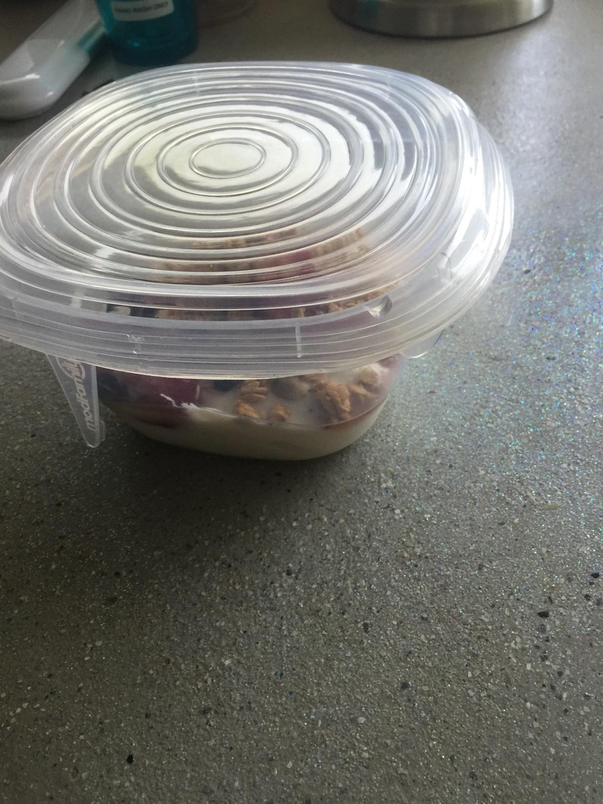 Modfamily Silicone Stretch Lids (7 pack, includes EXCLUSIVE XL SIZE), Reusable, Durable & Expandable to Fit Many Container Sizes & Shapes. Superior for Keeping Food Fresh, Dishwasher & Freezer Safe customer photo 2