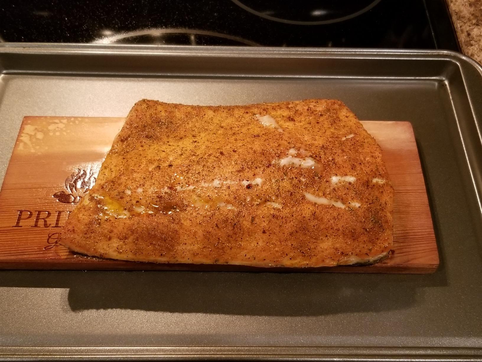 Premium Cedar Cooking Planks for Salmon - 5-Pack + Storage Bag | 12” Length customer photo 1