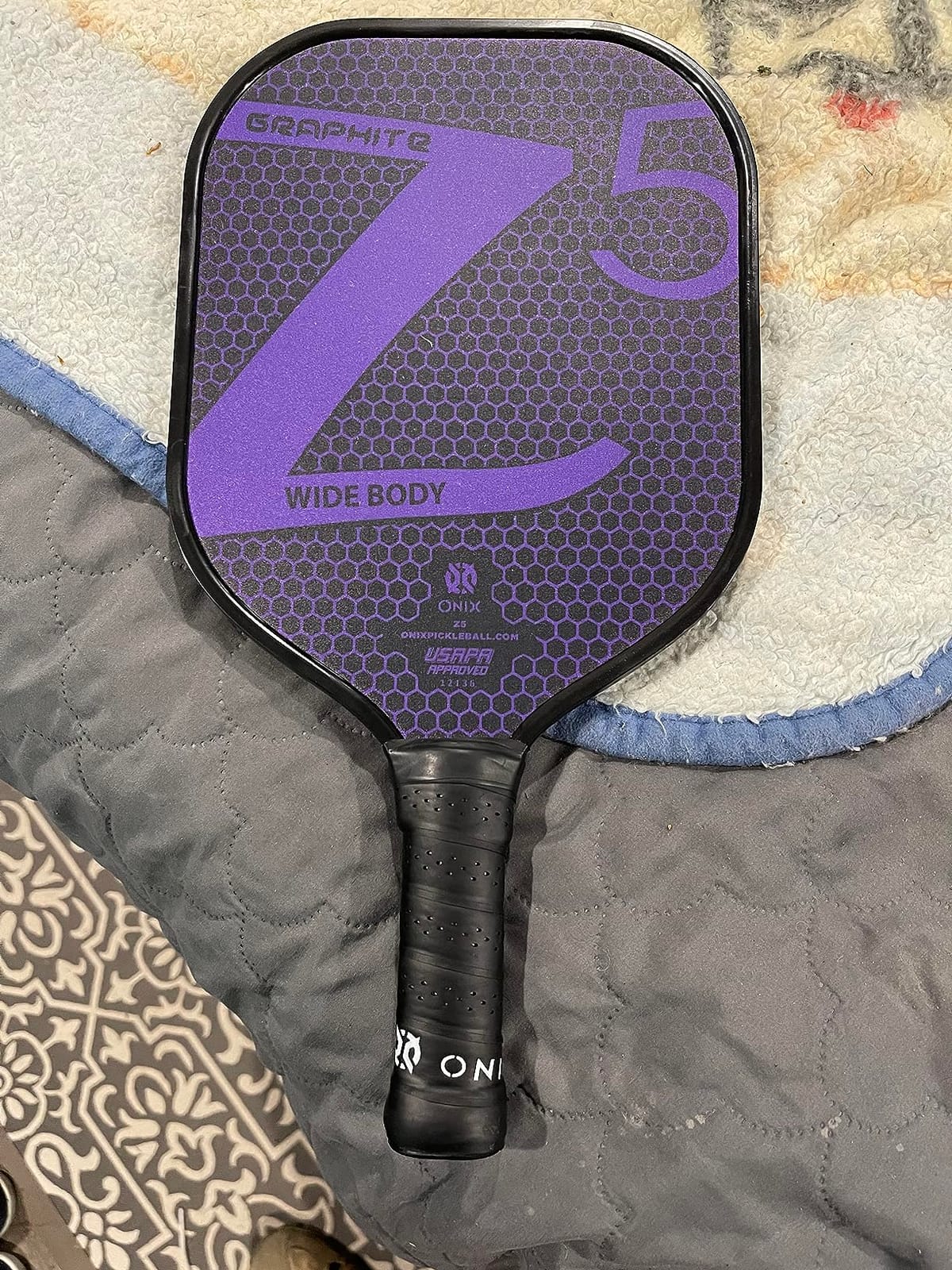 Onix Graphite MOD Z5 Carbon Fiber Pickleball Paddle with Wide-Body Shape. Honeycomb Core, Graphite Face & Cushion Comfort Pickleball Paddle Grip customer photo 2