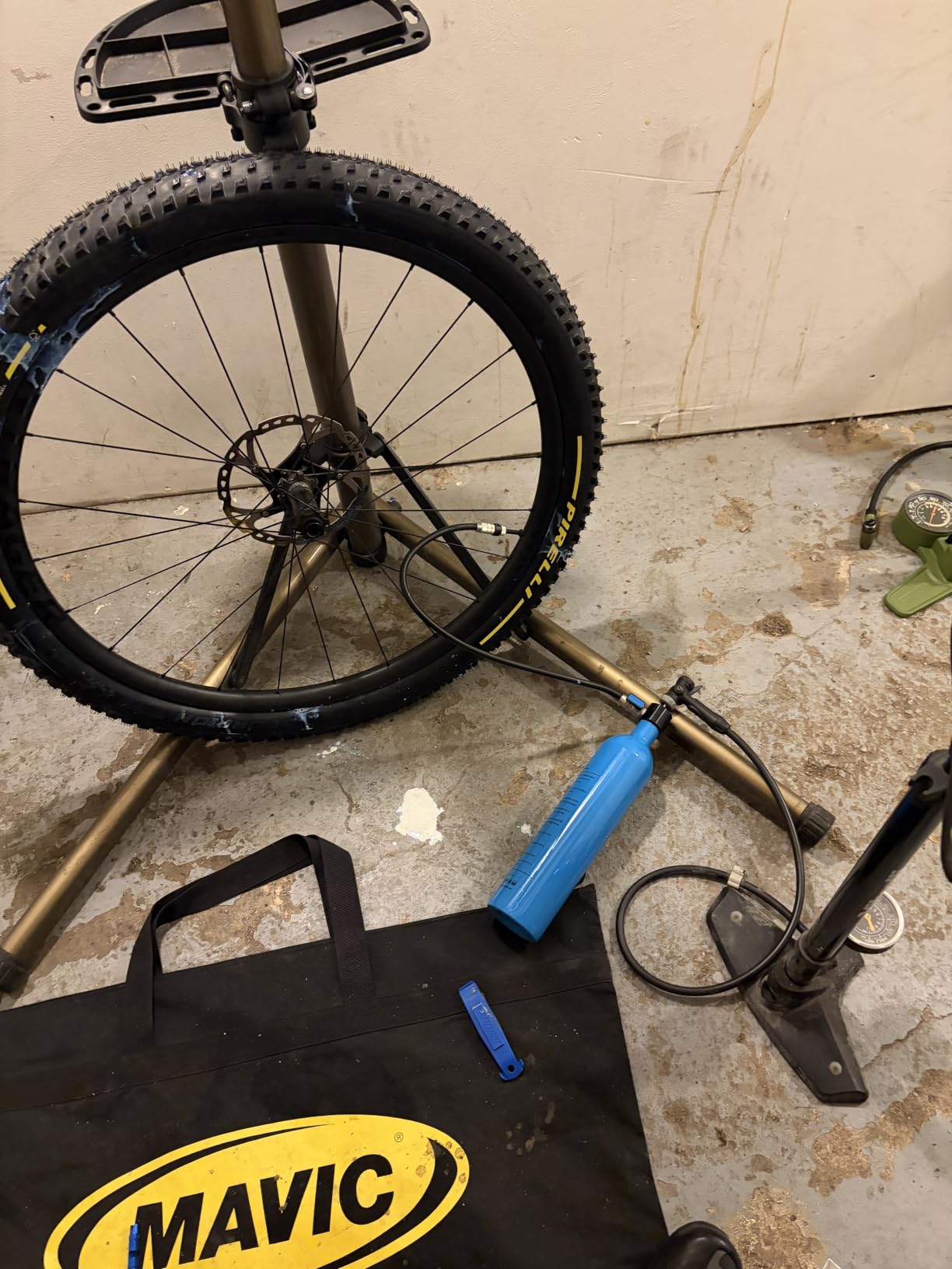 Tubeless Tire Inflator 1.15l customer photo 2