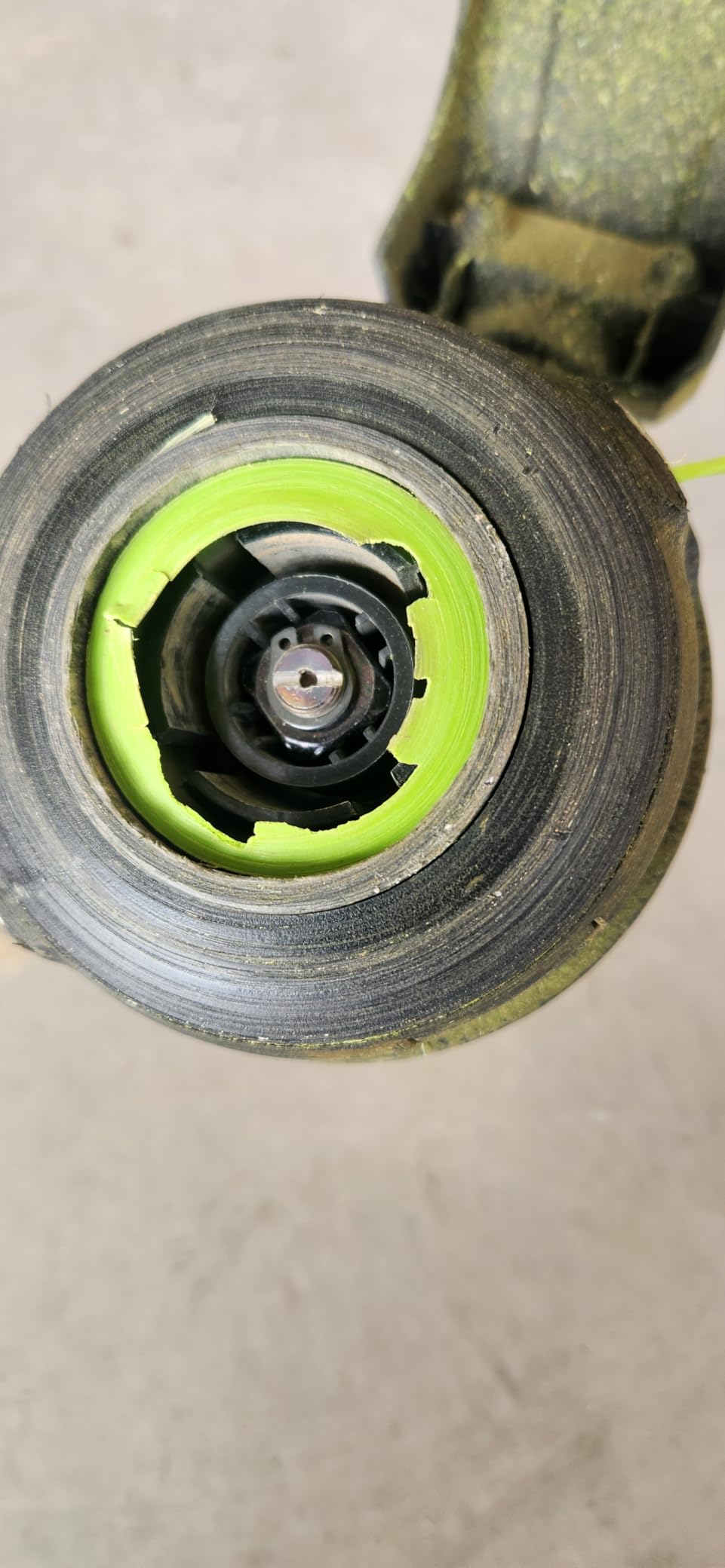 Greenworks 80V 16 in Cordless String Trimmer, 2.0 Ah Battery customer photo 1