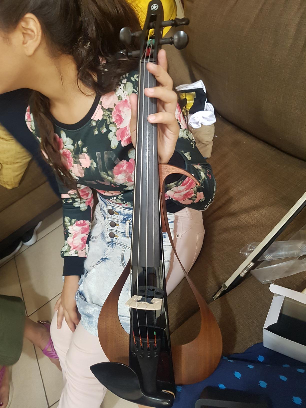 Yamaha YEV104NT Electric Violin customer photo 2