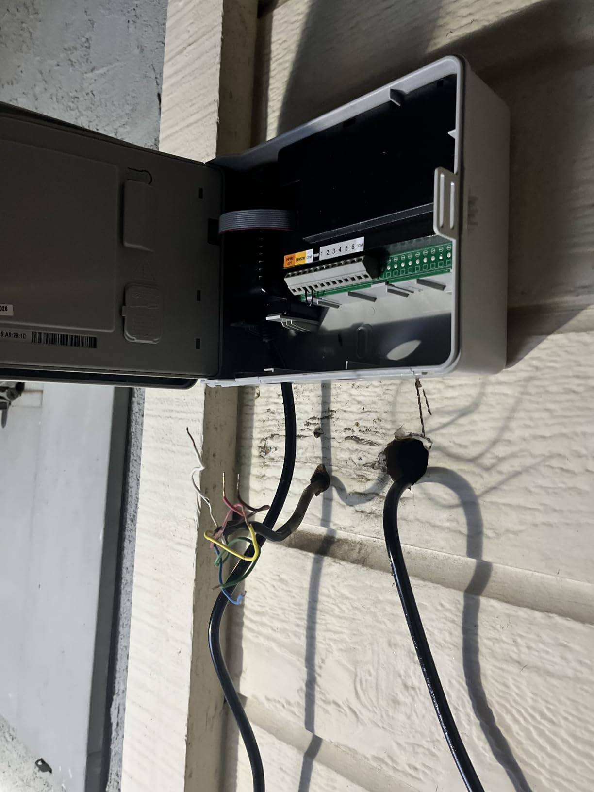 Orbit B-hyve Smart Sprinkler Controller, 6-Zone - 57946 | App Controlled with Custom Irrigation Schedules, Weatherproof Multi-Zone Sprinkler System for Indoor & Outdoor Use customer photo 1