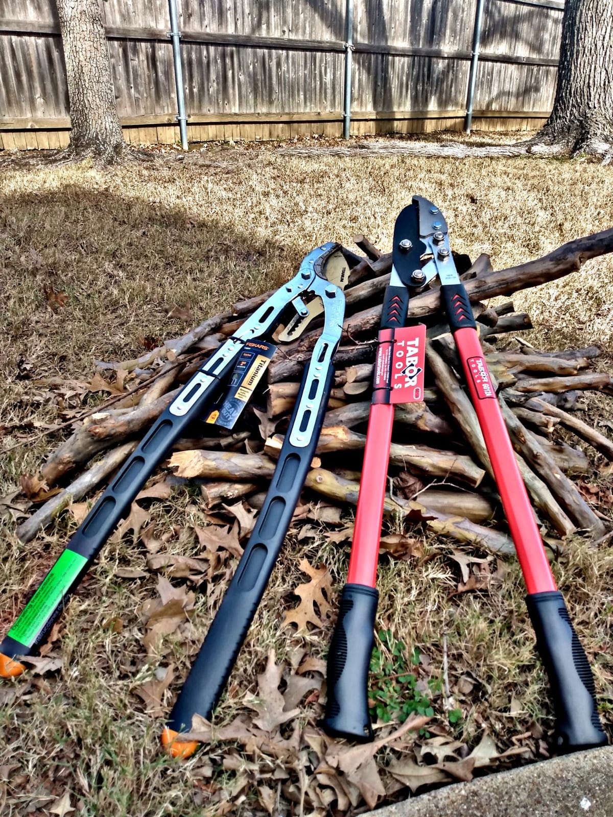 TABOR TOOLS GG12A Anvil Lopper with Compound Action, 30 Inch Tree Trimmer & Branch Cutter, Heavy Duty Tree Pruner with 2 Inch Cut Capacity, Chops Thick Dry Branches with Ease customer photo 2