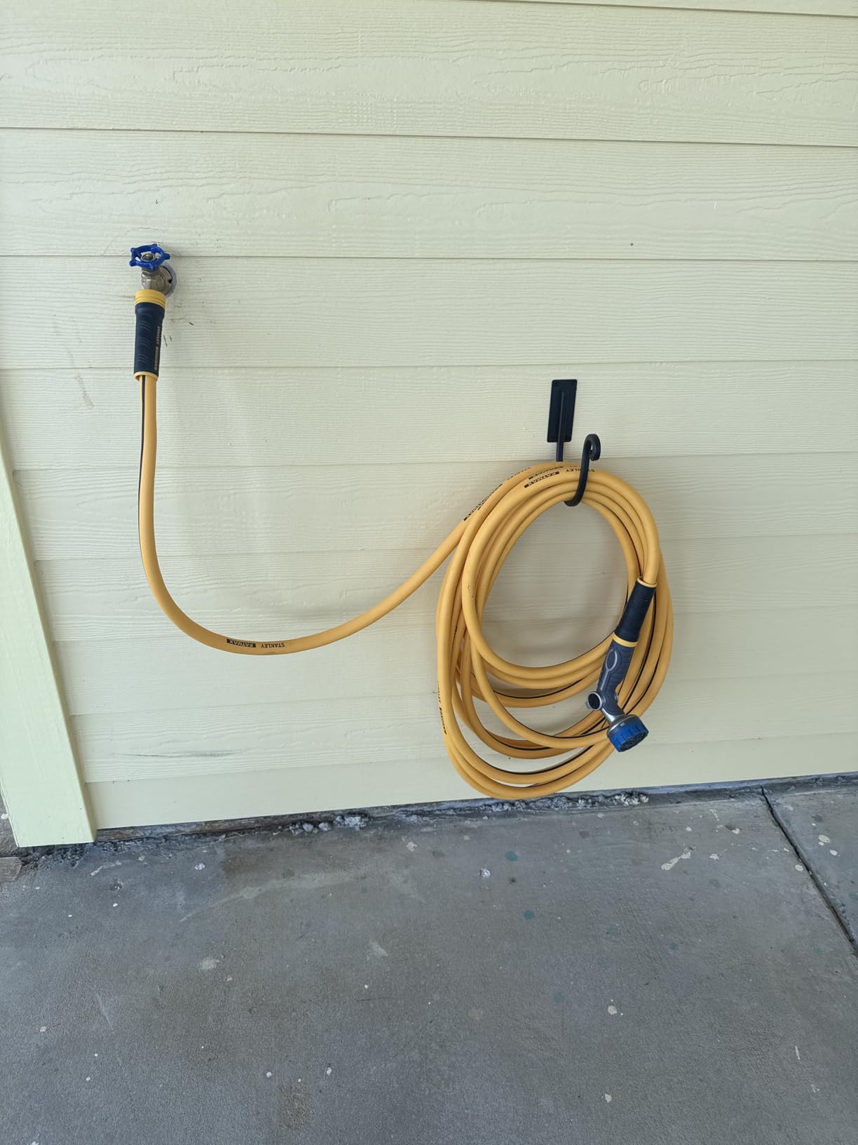 Stanley FATMAX Professional Grade Garden Hose, 100 Feet x 5/8 Inch, Yellow, 500 PSI customer photo 1