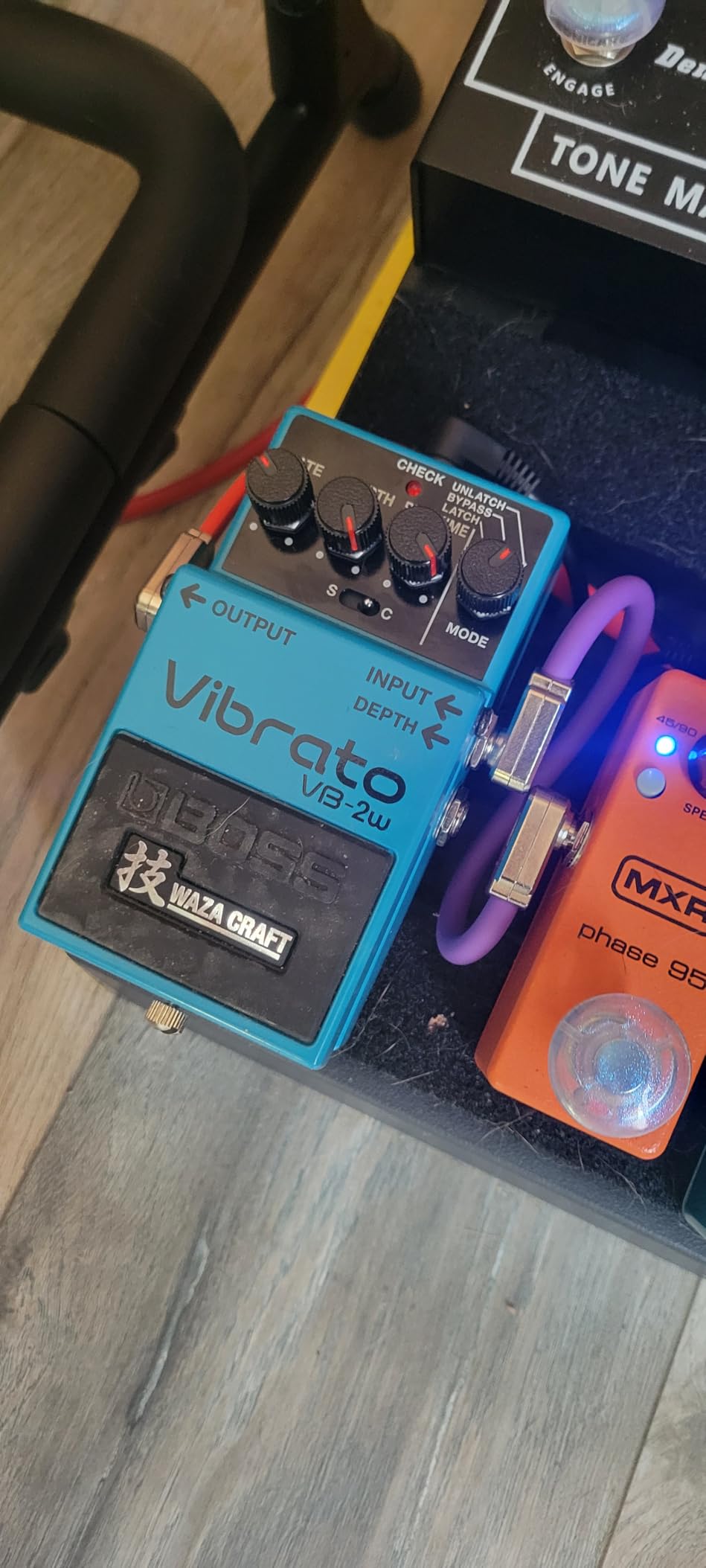 BOSS VB-2W Vibrato | Premium Waza Craft Guitar Effect Pedal with Analog Circuitry | True Reproduction of the Legendary BOSS VB-2 Vibrato | Standard & Custom Playing Modes customer photo 1