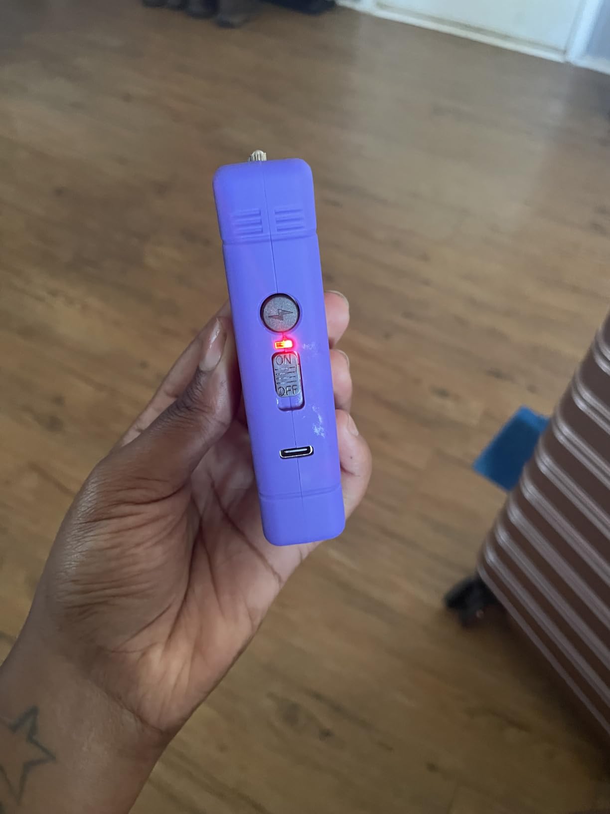 VIPERTEK VTS-880 Mini Stun Gun for Self Defense Rechargeable with LED Flashlight customer photo 2