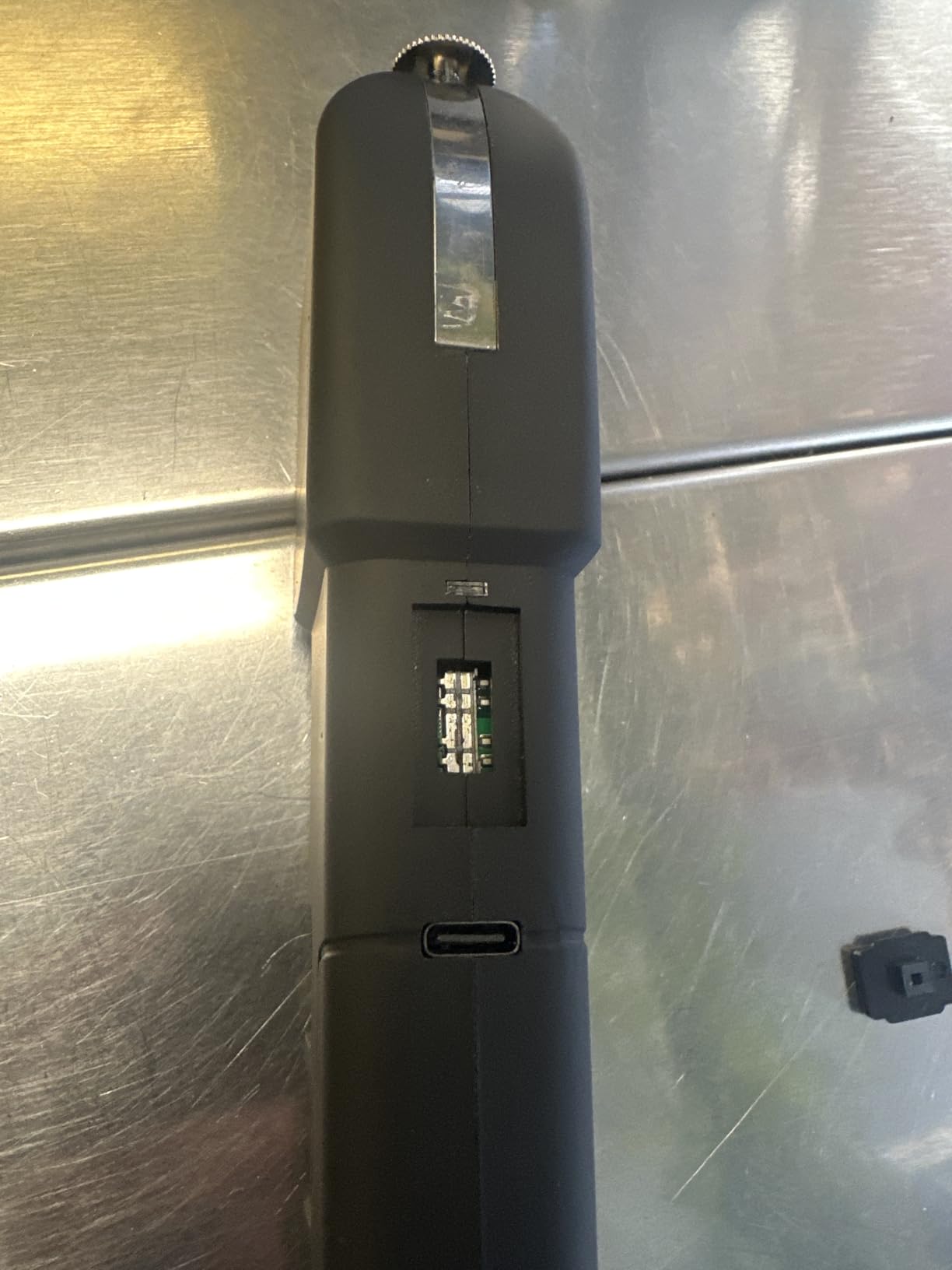 VIPERTEK VTS-989 Stun Gun for Self Defense Rechargeable with LED Flashlight customer photo 2