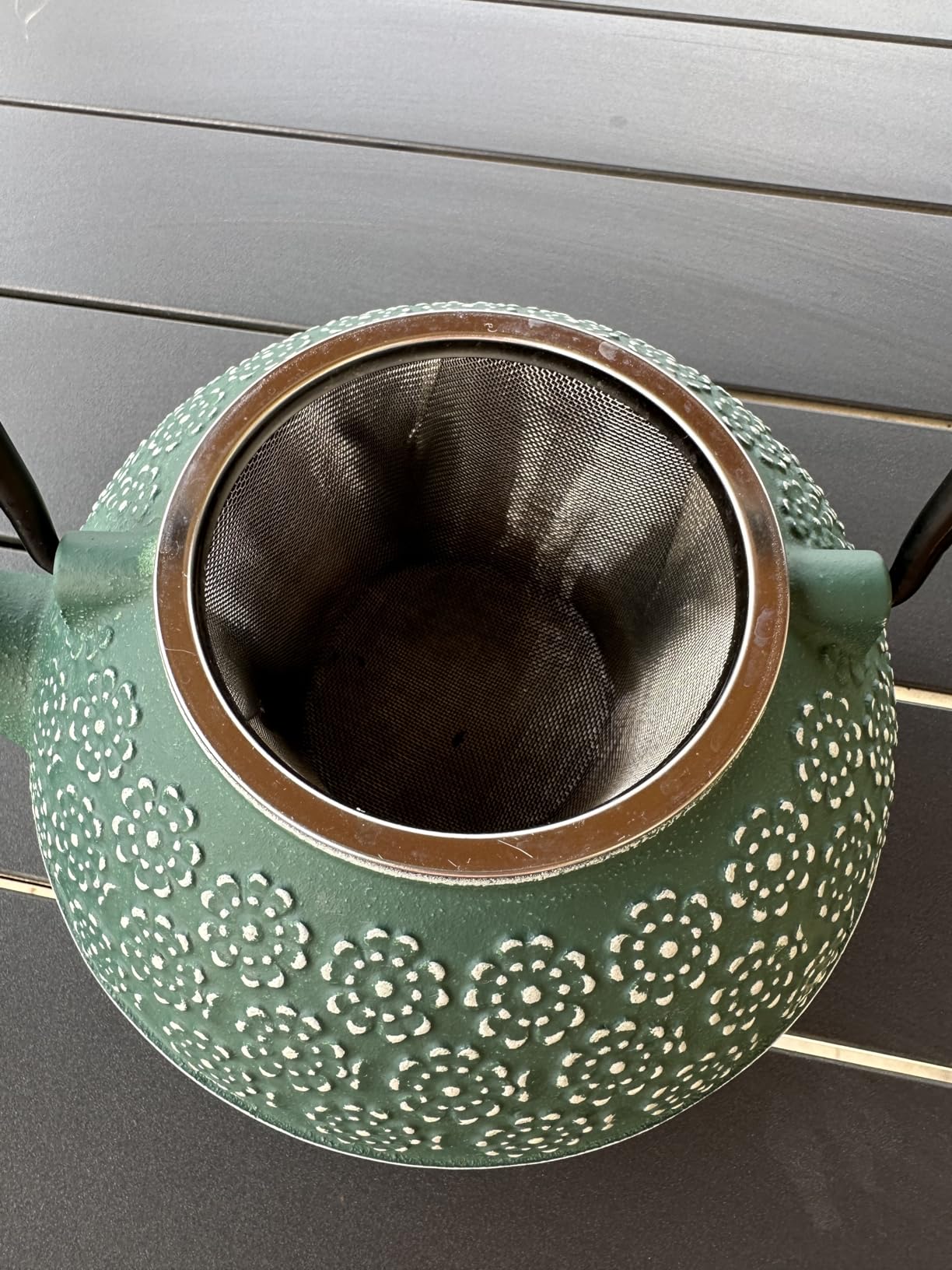 Sotya Cast Iron Tea Pot with Infusers for Loose Tea, 40oz Japanese Tetsubin | 1200ml Tea Kettle Coated with Enameled Interior for Stove Top, Cherry Blossom Design, Black customer photo 2