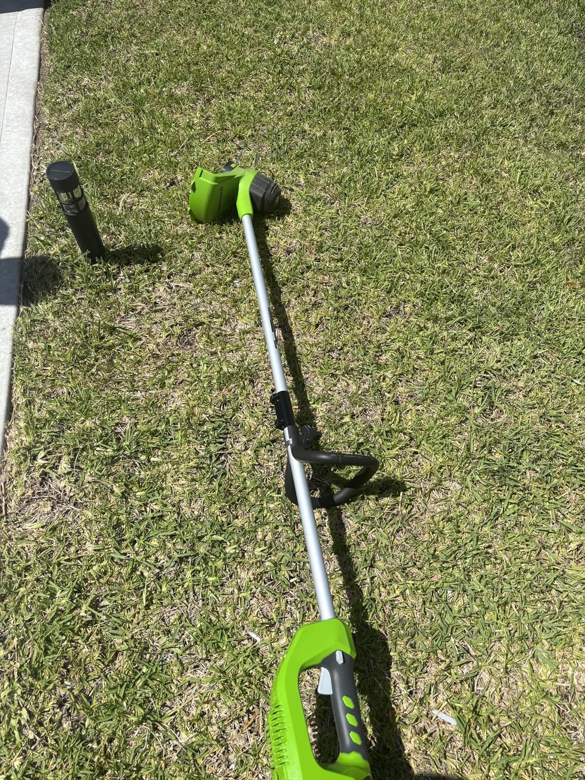 Greenworks 40V 12 in Cordless String Trimmer, 2.0 Ah Battery and Charger customer photo 2