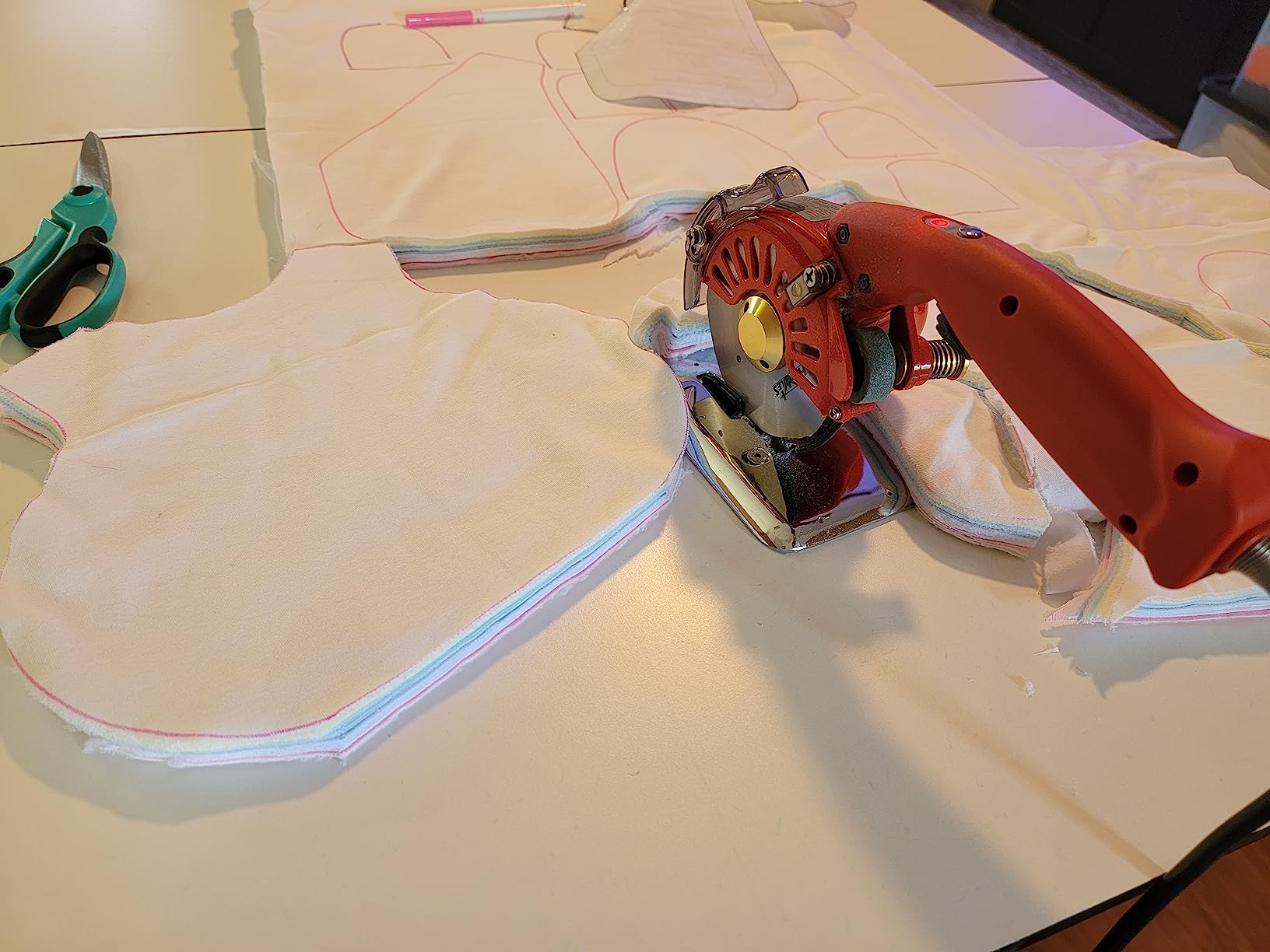 Hercules HRK-100 5-Speed Electric Rotary Cutter for Cloth, Leather customer photo 1