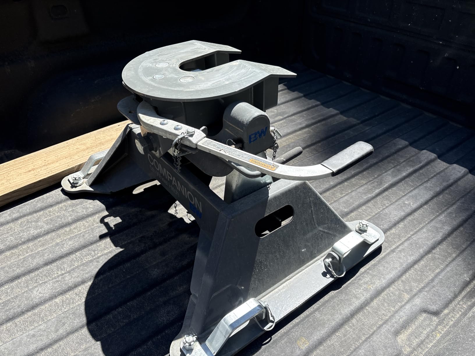 B&W Trailer Hitches 20K Companion OEM Fifth Wheel Hitch - Compatible with 2016-2019 Chevrolet/GM OEM Puck System - RVK3700 customer photo 1