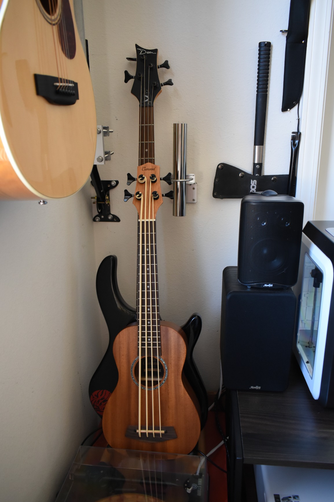 Caramel CUB402 Electric 30inch All Solid Wood Mahogany Ukulele Bass customer photo 1