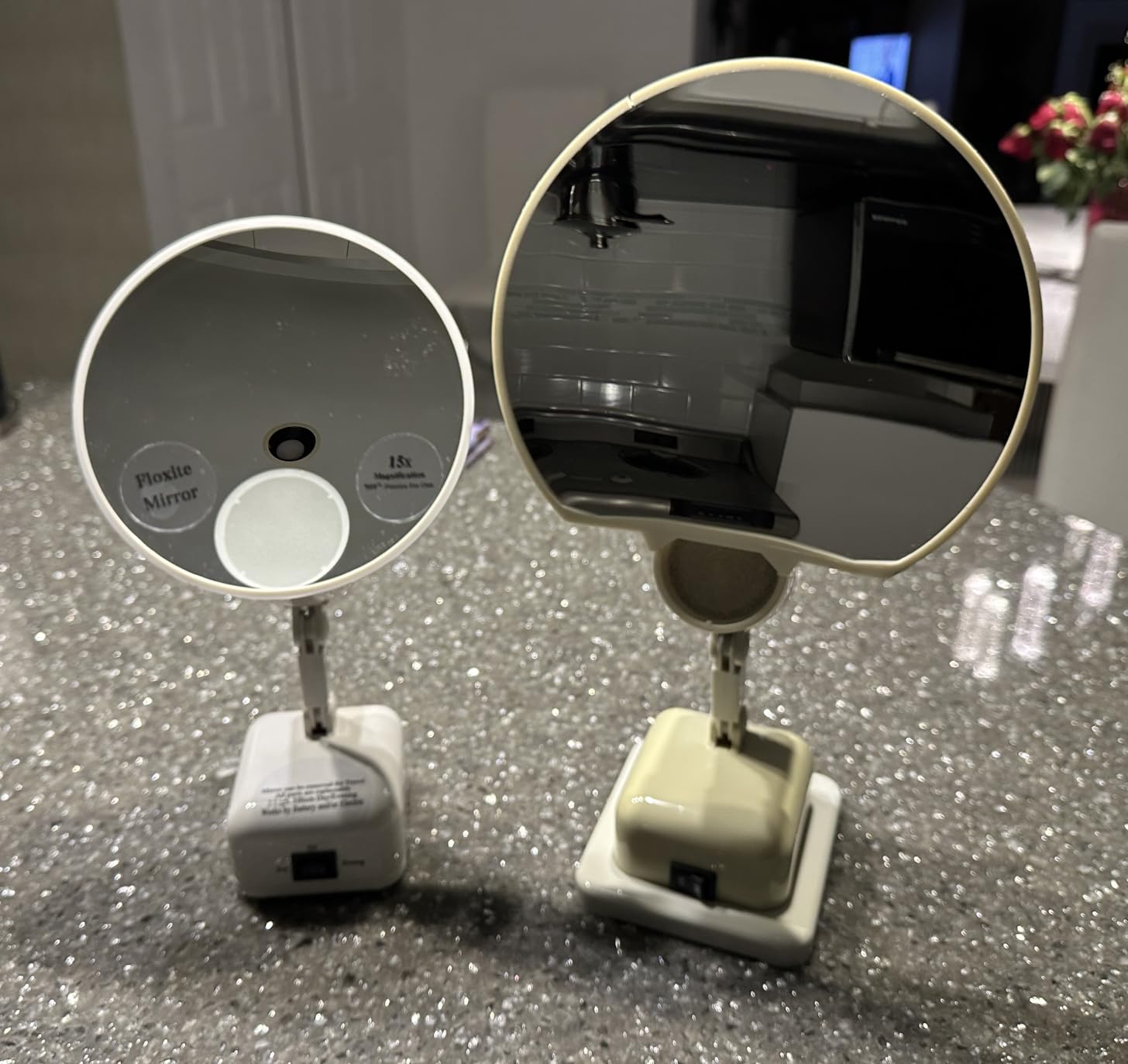 Floxite FL-615-2 15X Magnifying Mirror with Light customer photo 2