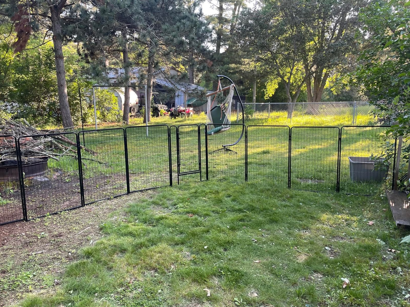 Yaheetech Dog Playpen 24in 16 Panels Pet Fence for Indoor Yard RV Camping | Easy Setup, Heavy Duty Rustproof Frame with Secure Latch Door, DIY Layouts,Foldable Storage, for Puppies & Small Dogs customer photo 1