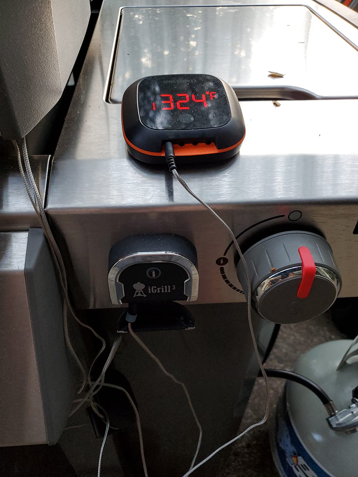 Weber iGrill 3 Grill Thermometer - App-Connected Smart Meat Thermometer with 4-Probe Capacity & Bluetooth Monitoring - 250-Hour Battery Life customer photo 1