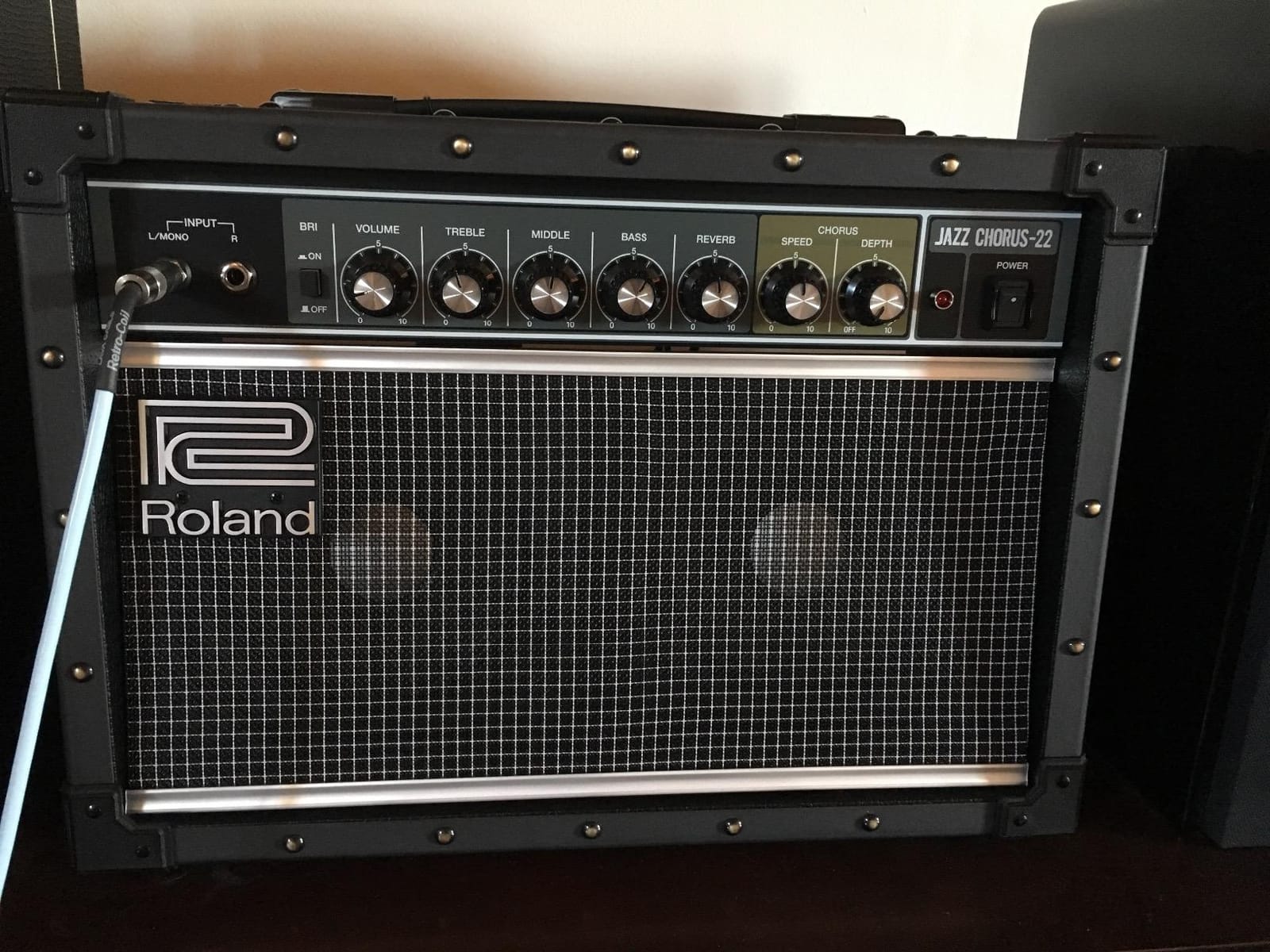 Roland JC-22 Jazz Chorus | Ultra-Compact Guitar Amplifier | Iconic JC Clean Tone | Signature Chorus Effect | Powerful 30-Watt Stereo Amp | Dual 6.5” Speakers | Enhances Pedals, Multi-FX & More customer photo 1