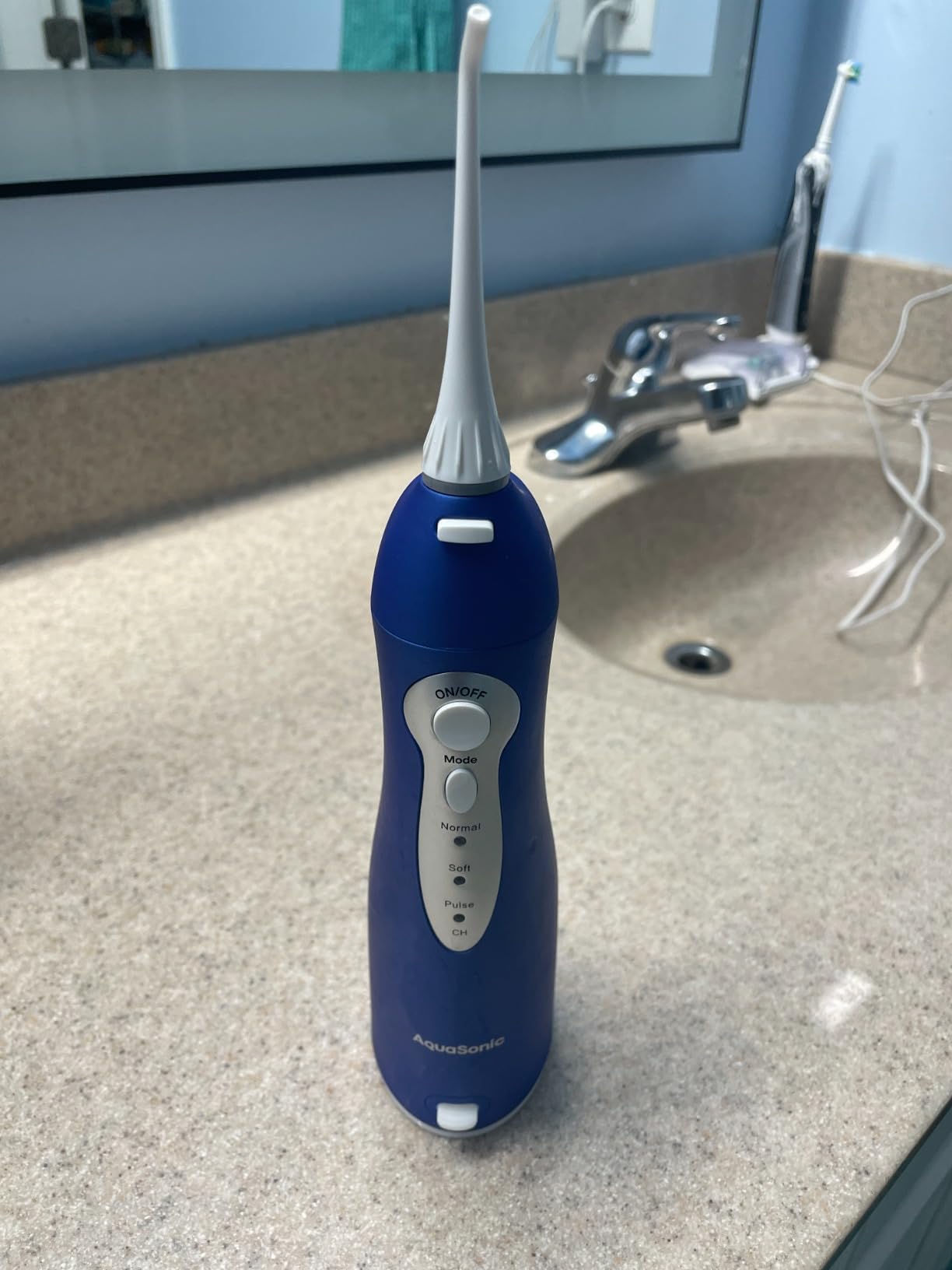 AquaSonic Aqua Flosser Water Flosser, ADA Accepted, White customer photo 2