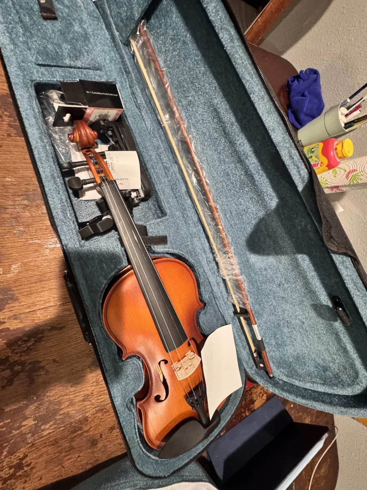 Mendini By Cecilio Violin 4/4 Full Size For Beginners - Fiddle Solidwood Kit with Hard Case - Acoustic Violins with Bow, Rosin, Tuner, Extra Strings & Bridge, Shoulder Rest and Lesson Book customer photo 2