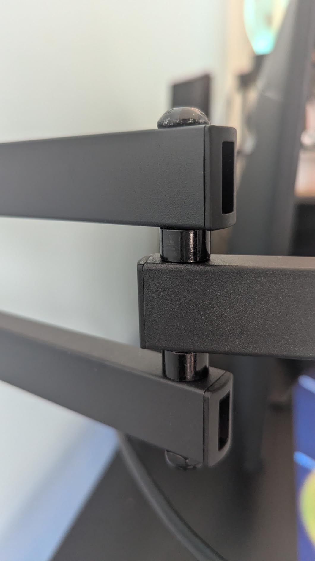 WALI Single Monitor Wall Mount for 17-34 inch Computer Screens, up to 22 lbs | Wall Mount Monitor Arm, Full Motion with Height Adjustment, Tilt, Swivel, Rotation, VESA 75/100mm (GSWM001), Black customer photo 1