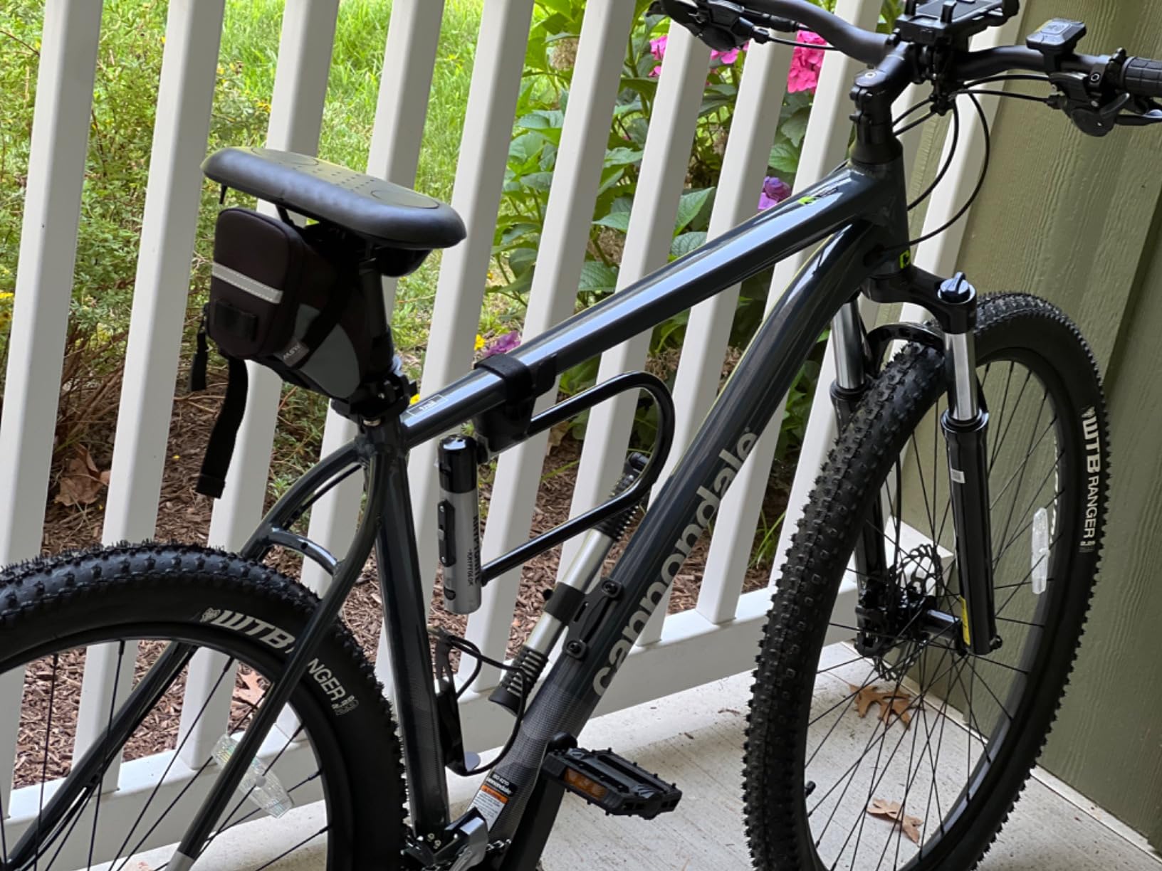 Kryptonite Kryptolok Standard Bike U-Lock, 12.7mm Shackle, 4ft Cable customer photo 1