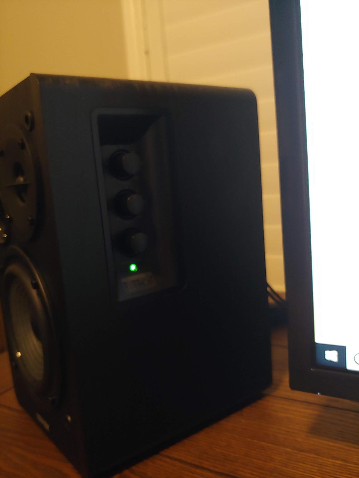 Edifier R1280DB Powered Bluetooth Bookshelf Speakers - Optical Input - Wireless Studio Monitors - 4 Inch Near Field Speaker - 42W RMS - Wood Grain (Black) customer photo 2
