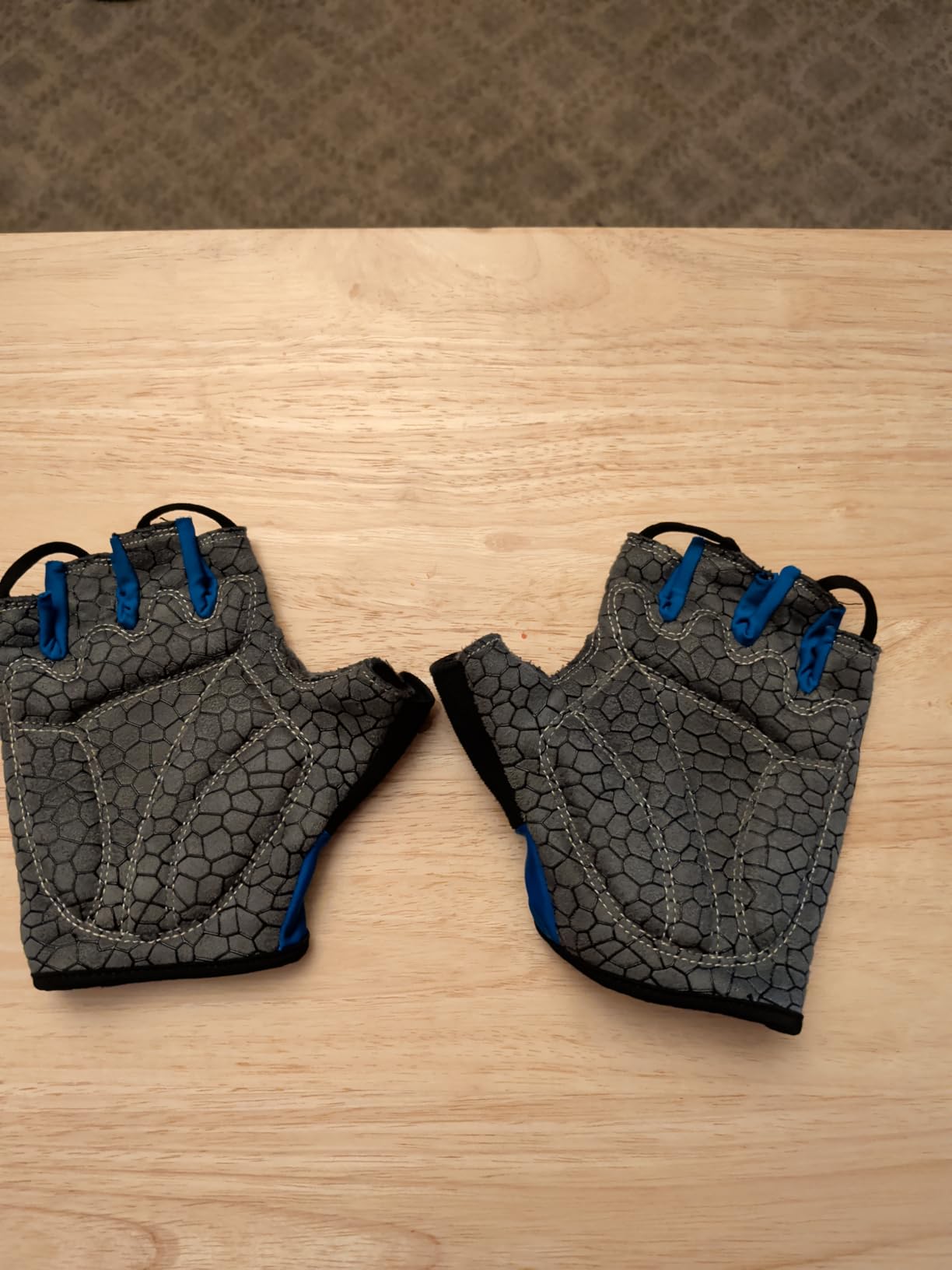 Bike Gloves for Men Women with Anti-Slip Shock-Absorbing Pad, Light Weight Half-Finger Cycling Gloves customer photo 2