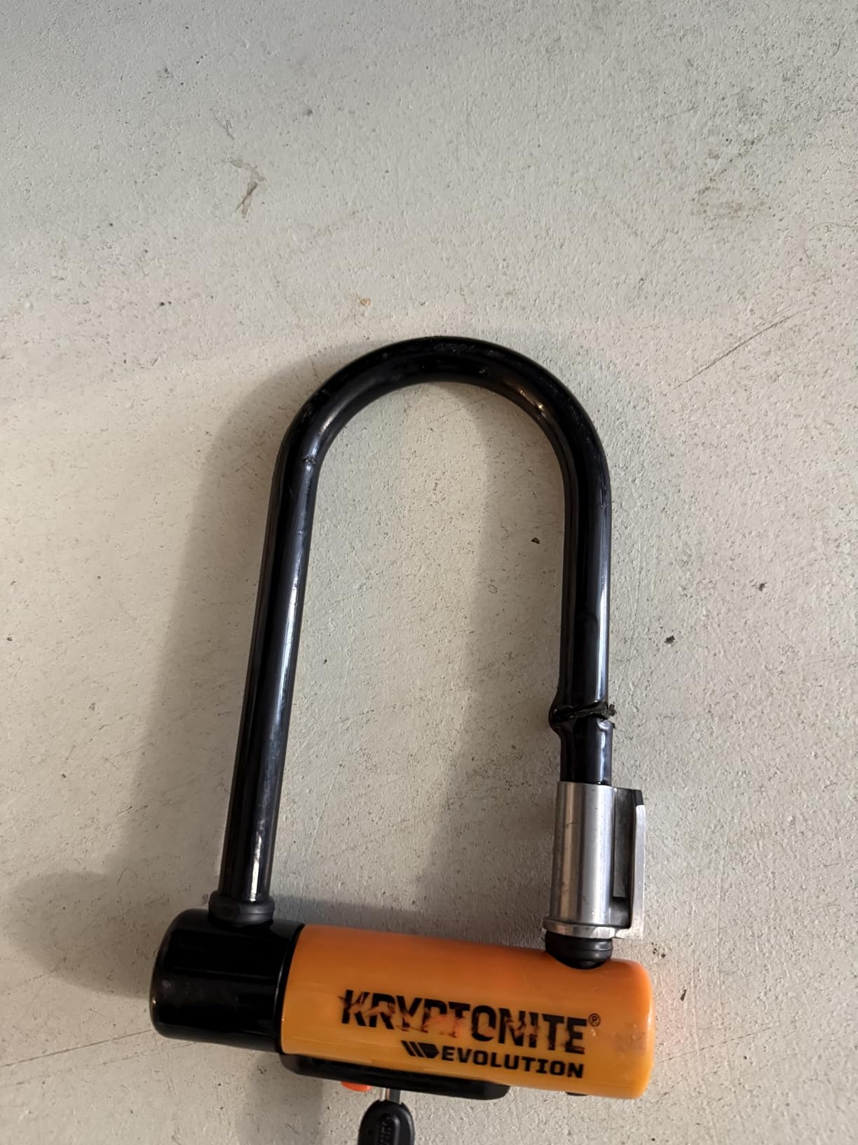 Kryptonite Evolution Mini-7 Bike U-Lock, 13mm Steel Shackle, 4 ft Cable customer photo 1