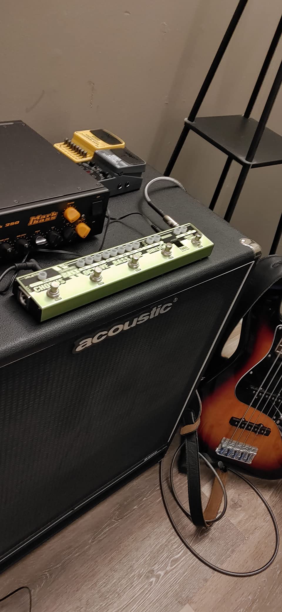 VALETON Dapper Bass DI Preamp Stage Session Gigging Gear Multi-Effects Pedal customer photo 1
