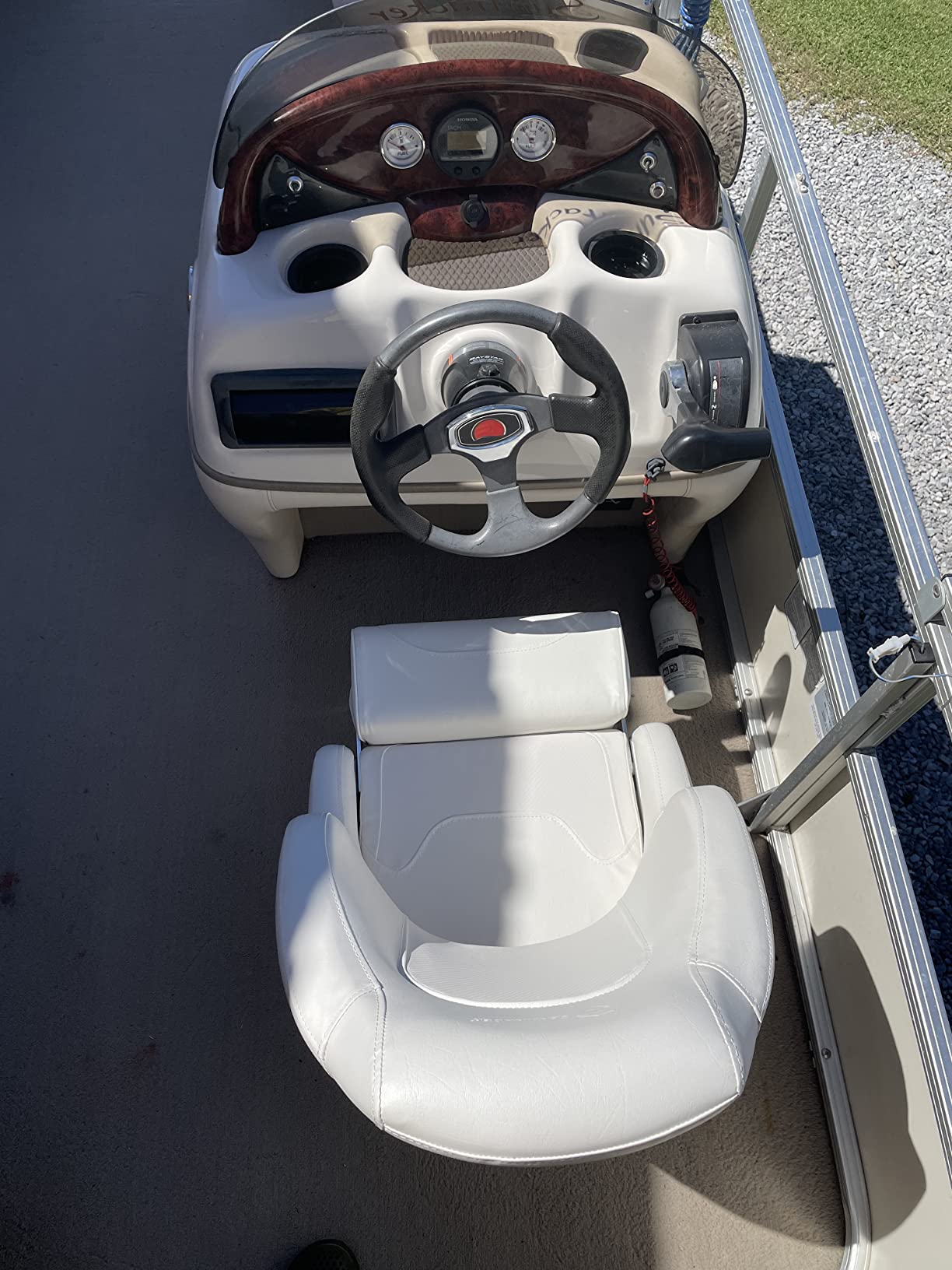 Seamander Boat Captains Chair,Boat Seat with Flip Up Bolster,Integral Rotomolded Frame, Premium EPDM Foam Material, Marine Grade Vinyl,5x5 or 5x12 inch Mounting Pattern customer photo 1