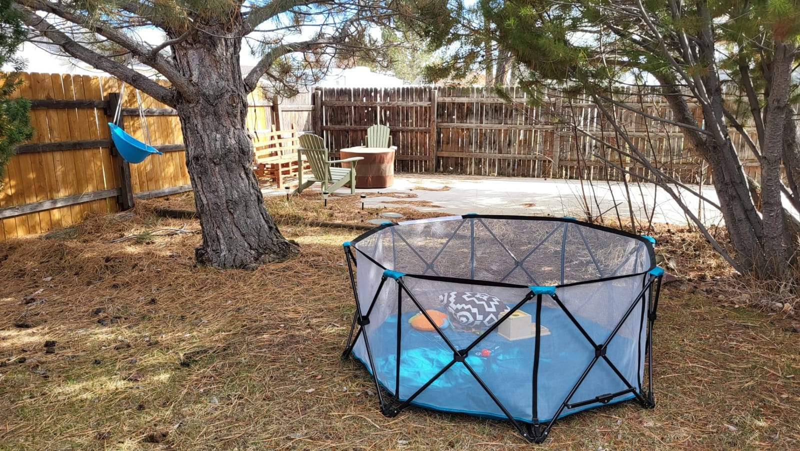 Regalo Safety My Play Deluxe Extra Large Baby Playpen & Portable Play Yard, Foldable 8-Panel Indoor Outdoor Playpen for Babies & Toddlers, Mesh Sides, Washable Nylon Bottom, 62