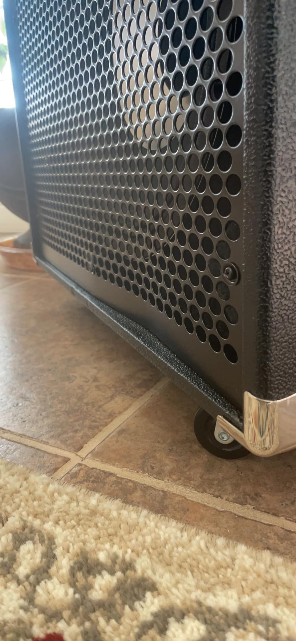 Hartke HyDrive HD115 500-Watt 1x15 Inches Bass Cabinet customer photo 1