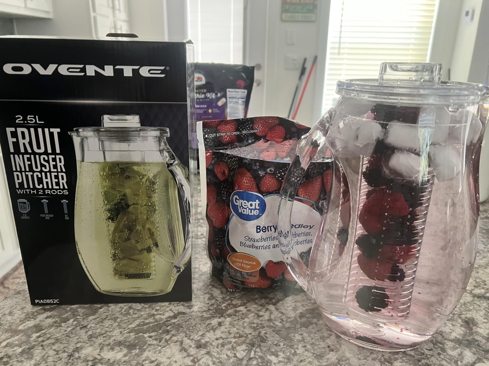 OVENTE Fruit Infusion Water Pitcher 2.5 Liters, Clear - With Removable Lid, Infuser Rod and Ice Rod, BPA-Free, Shatterproof Acrylic Beverage Jug customer photo 1