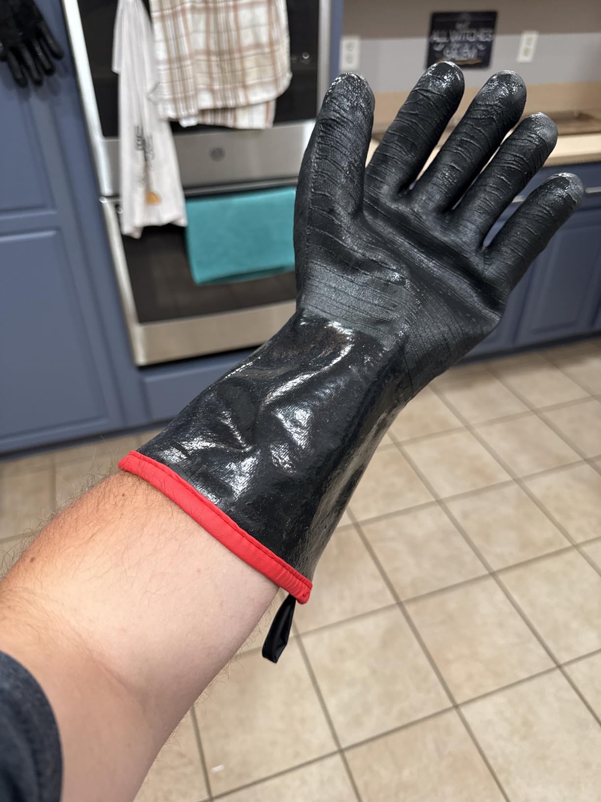 RAPICCA BBQ Grill Gloves, 932°F Heat Resistant Neoprene, 14 in XL | Oil Resistant & Waterproof, For Pitmaster - Smoking, Grilling, Cooking, Deep Frying Turkey, Handling Hot Greasy Meat customer photo 2