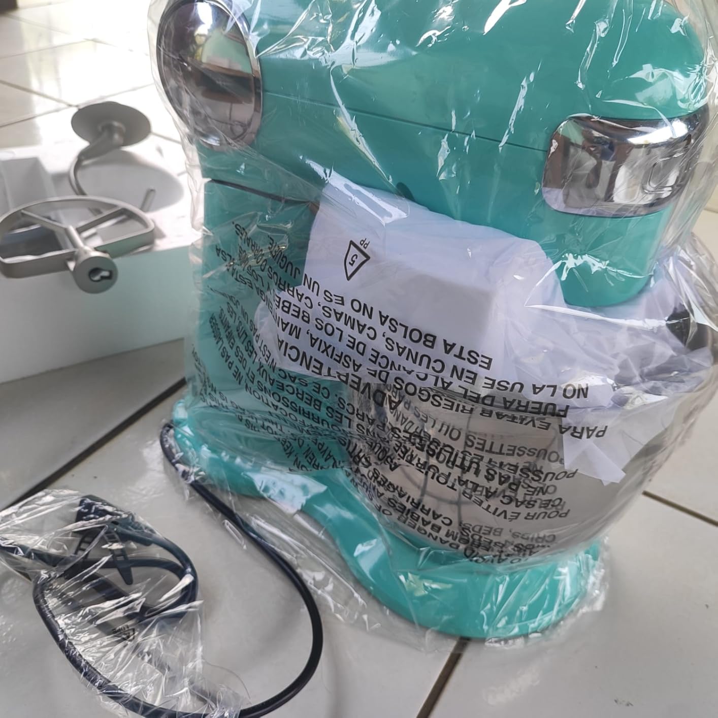 Cuisinart Stand Mixer, 12 Speed, 5.5 Quart Stainless Steel Bowl, Chef’s Whisk, Mixing Paddle, Dough Hook, Splash Guard w/ Pour Spout, Onyx, SM-50BK, Manual customer photo 2
