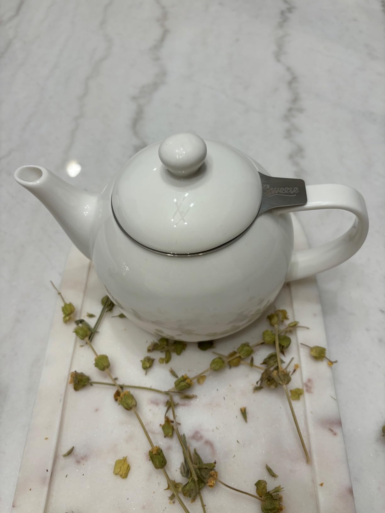 Sweese Teapots for Tea, 27 oz Porcelain Tea pot with Removable Stainless Steel Infuser, Tea Pots for Loose Tea - White customer photo 2