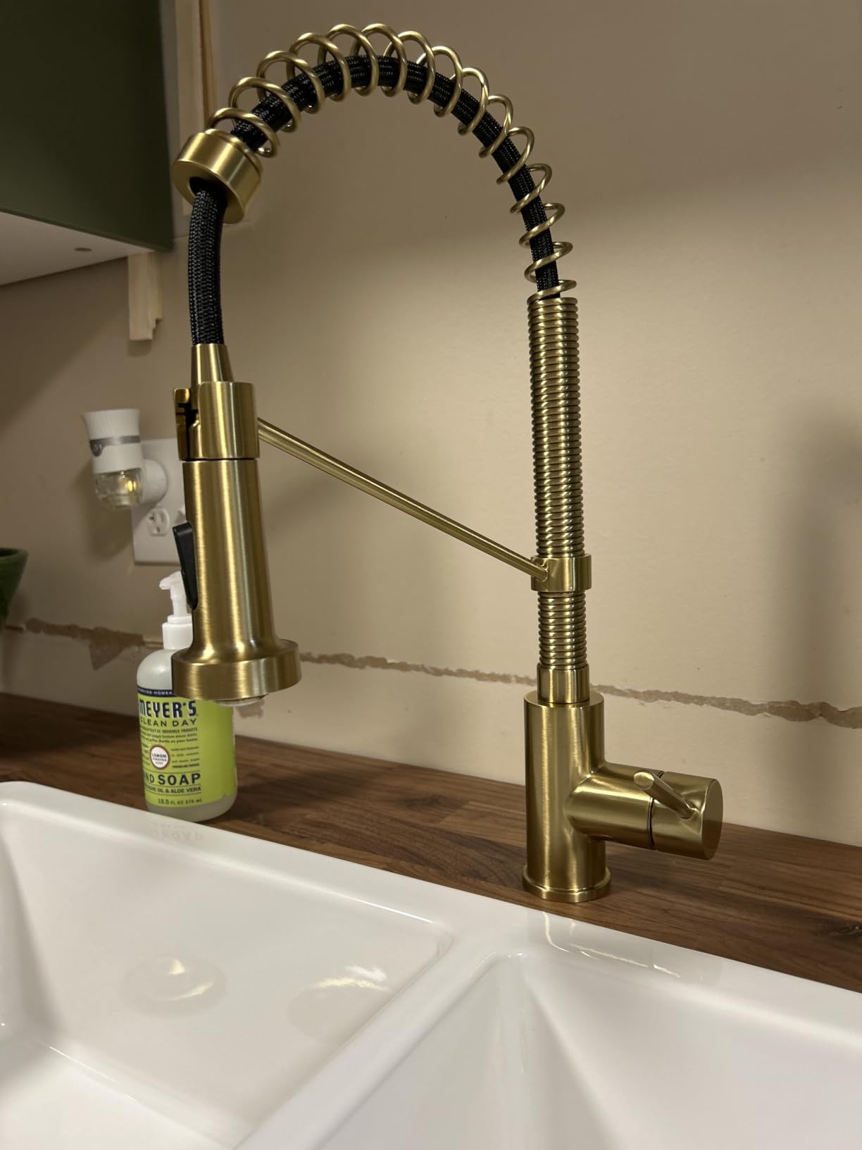 KRAUS Stainless Steel 18.75 in Pull Down Kitchen Faucet KPF-1610SS customer photo 1