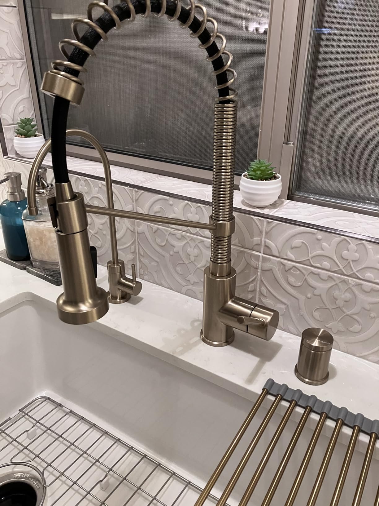KRAUS Stainless Steel 18.75 in Pull Down Kitchen Faucet KPF-1610SS customer photo 2