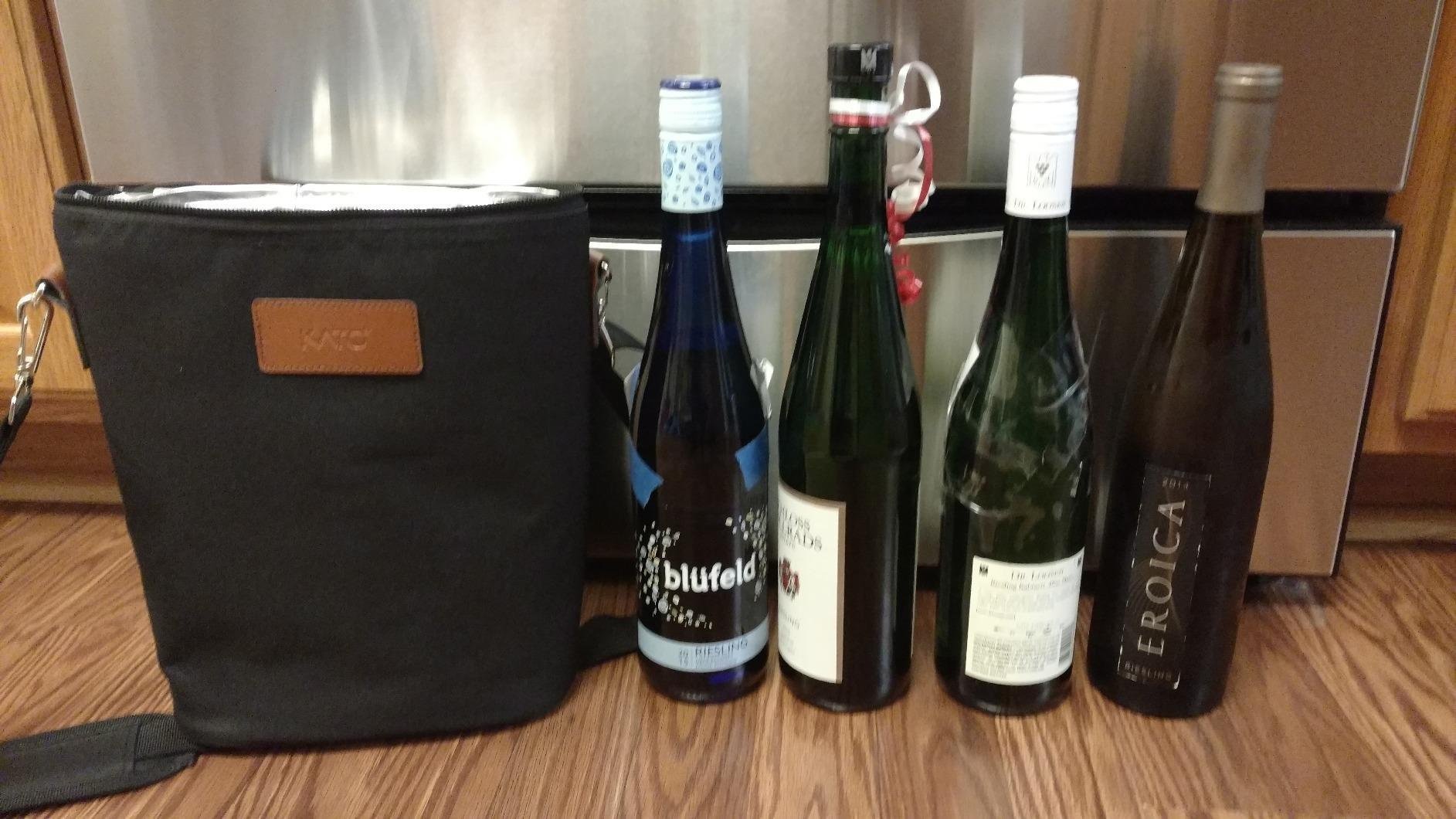Tirrinia 2 Bottle Insulated Wine Tote Carrier Bag customer photo 1