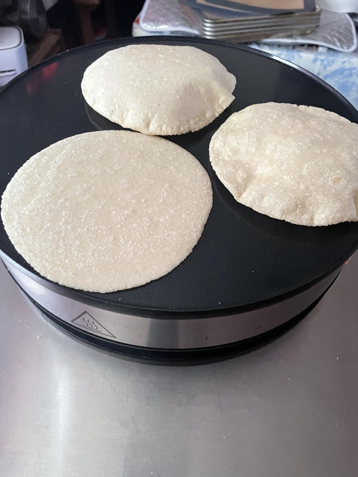 Proctor Silex Electric Crepe Maker with 13” PFAS-Free Nonstick Griddle for Eggs, Pancakes, Omelets and Quesadillas, with Temperature Control, Spatula, Spreader, Batter Cup, Stainless Steel (38400MN) customer photo 1