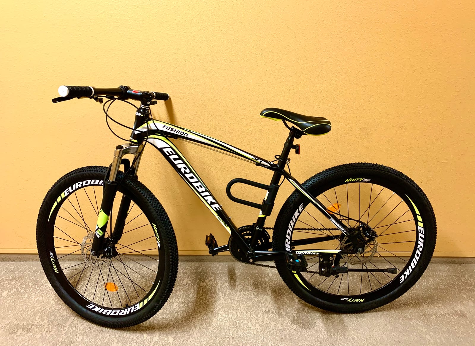 EUROBIKE Mountain Bike,Mountain Bike for Mens,X1 21 Speed Bike,Mens Mountain Bike 27 inch Womens, Dual disc Brakes Bicycle customer photo 1