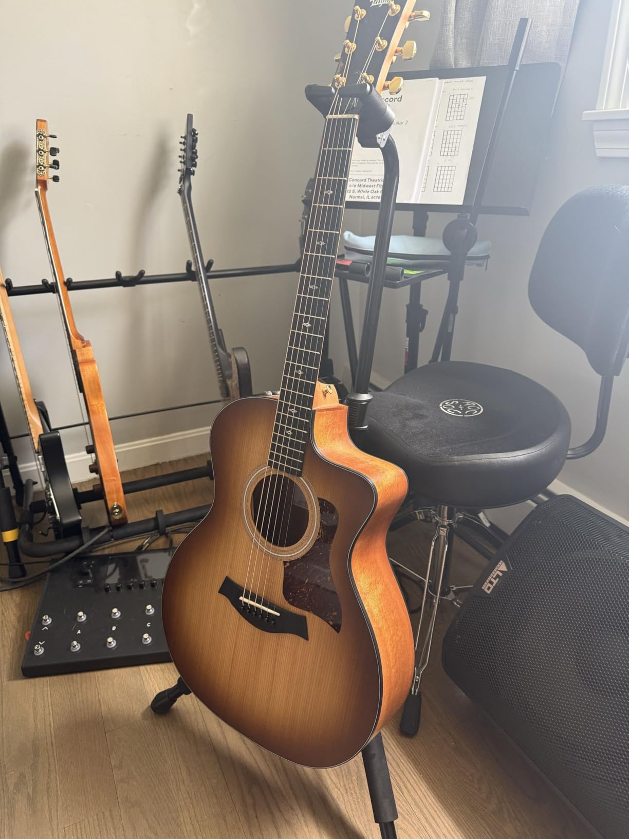 Hercules GS414B + Acoustic Guitar Stand Plus customer photo 2