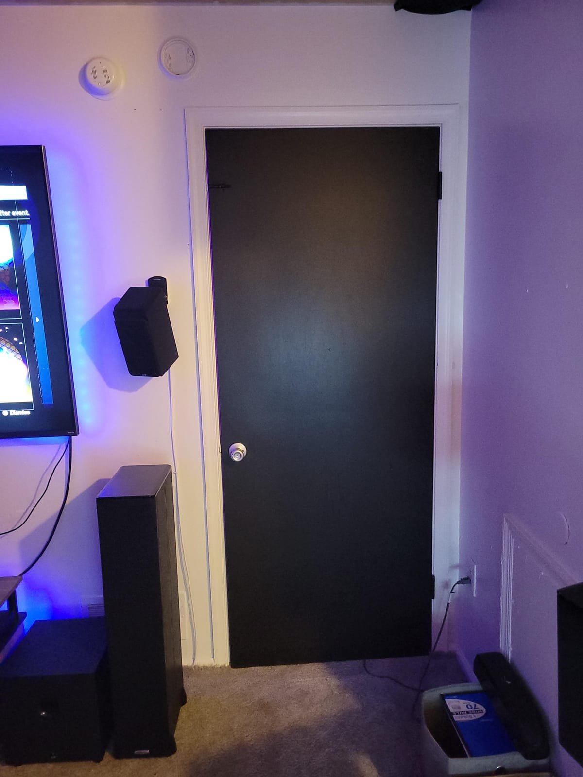 Glidden Interior Paint + Primer: Black/Black Magic, One Coat, Flat, 1-Gallon customer photo 2