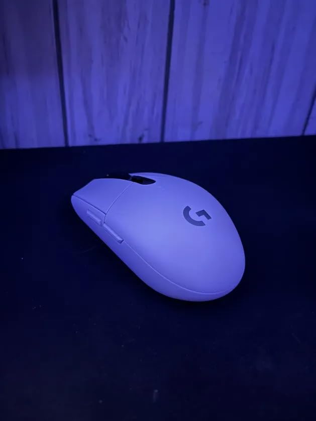 Logitech G305 Lightspeed Wireless Gaming Mouse - Black customer photo 1