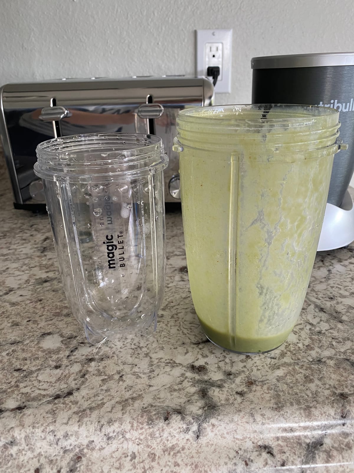 Nutribullet Personal Blender, Shakes, Smoothies, Food Prep, and Frozen Blending, 24 Ounces, 600 Watt, Dark Gray, NBR-0601WM customer photo 2
