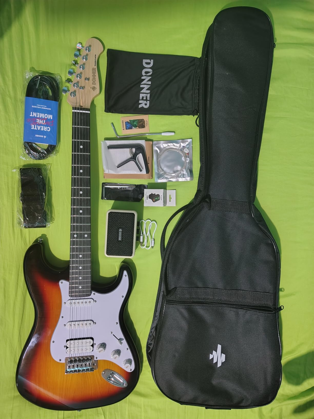 Donner DST-100B 39 Inch Electric Guitar Beginner Kit customer photo 2