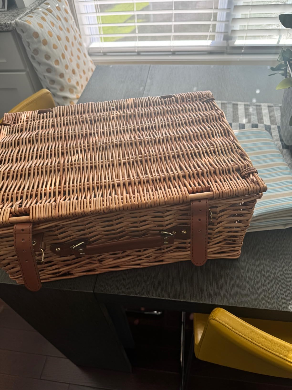 HappyPicnic Wicker Picnic Basket Set for 4 Persons with Cooler & Blanket customer photo 2