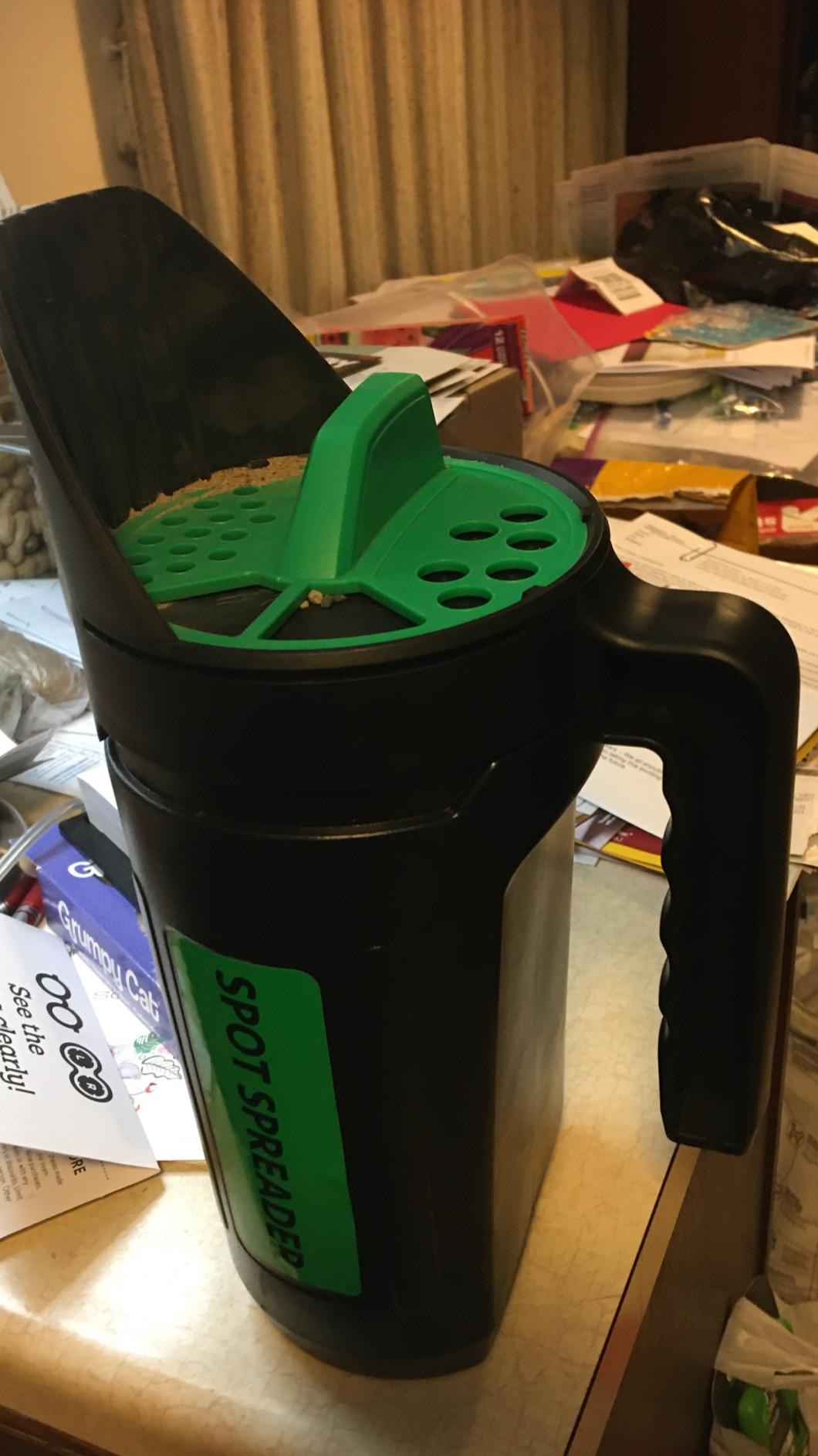 Hand Spreader Shaker for Seed, Salt, De-Icer, Ice Melt, Earth Food and Fertilizer - Multiple Opening Sizes for Any Need - Up to 80 Oz customer photo 1